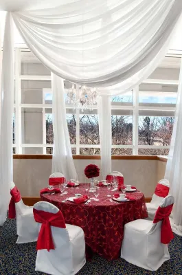 DoubleTree by Hilton Tulsa - Warren Place Dining Photos