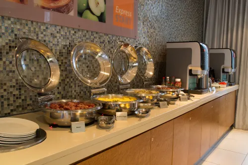 Holiday Inn Express Durban - Umhlanga Mahlzeiten Photos