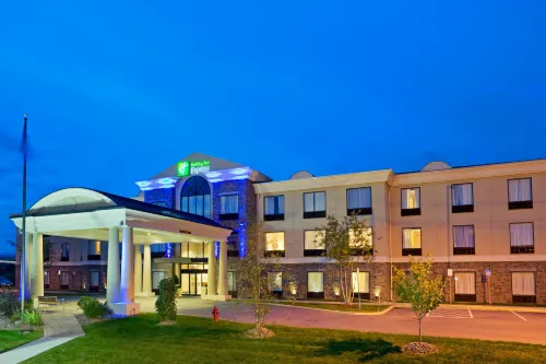 Holiday Inn Express & Suites Chester-Monroe-Goshen Ngoại thất Photos