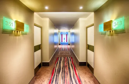 Leonardo Hotel Hamburg City Nord Öffentliche Flächen Photos