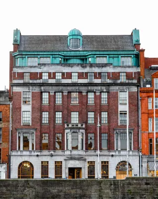 The Clarence Exterior Photos
