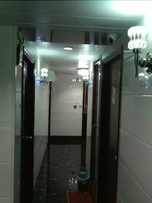 New London Hostel Public Areas Photos