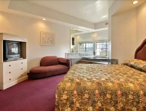 Ramada by Wyndham South El Monte Photos