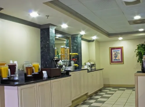 Best Western Plus Atlanta Airport-East Restauration Photos