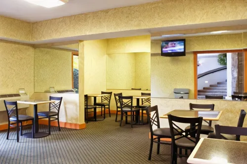 Best Western Plus Atlanta Airport-East Restauration Photos