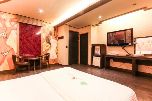 WA hotel Rum Photos