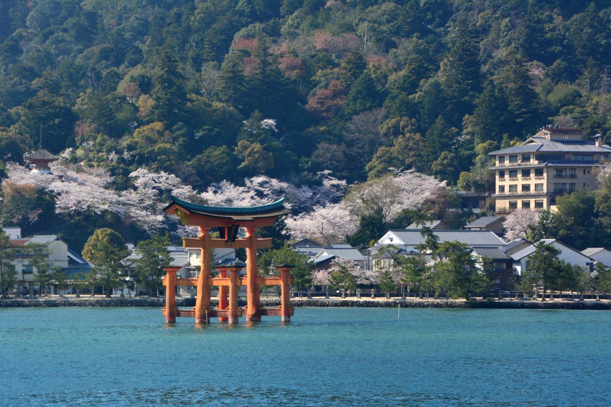 厳島神社の大鳥居