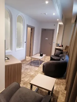 Gloria Hotel and Suites Zimmer Photos