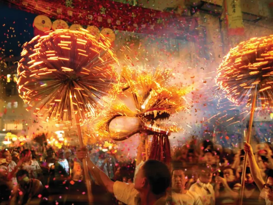 大坑舞火龍(source:香港旅遊發展局網站https://www.discoverhongkong.com/tc/explore/culture/mid-autumn-festival.html)