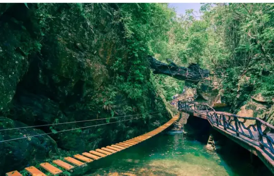 筆架山九重飛瀑