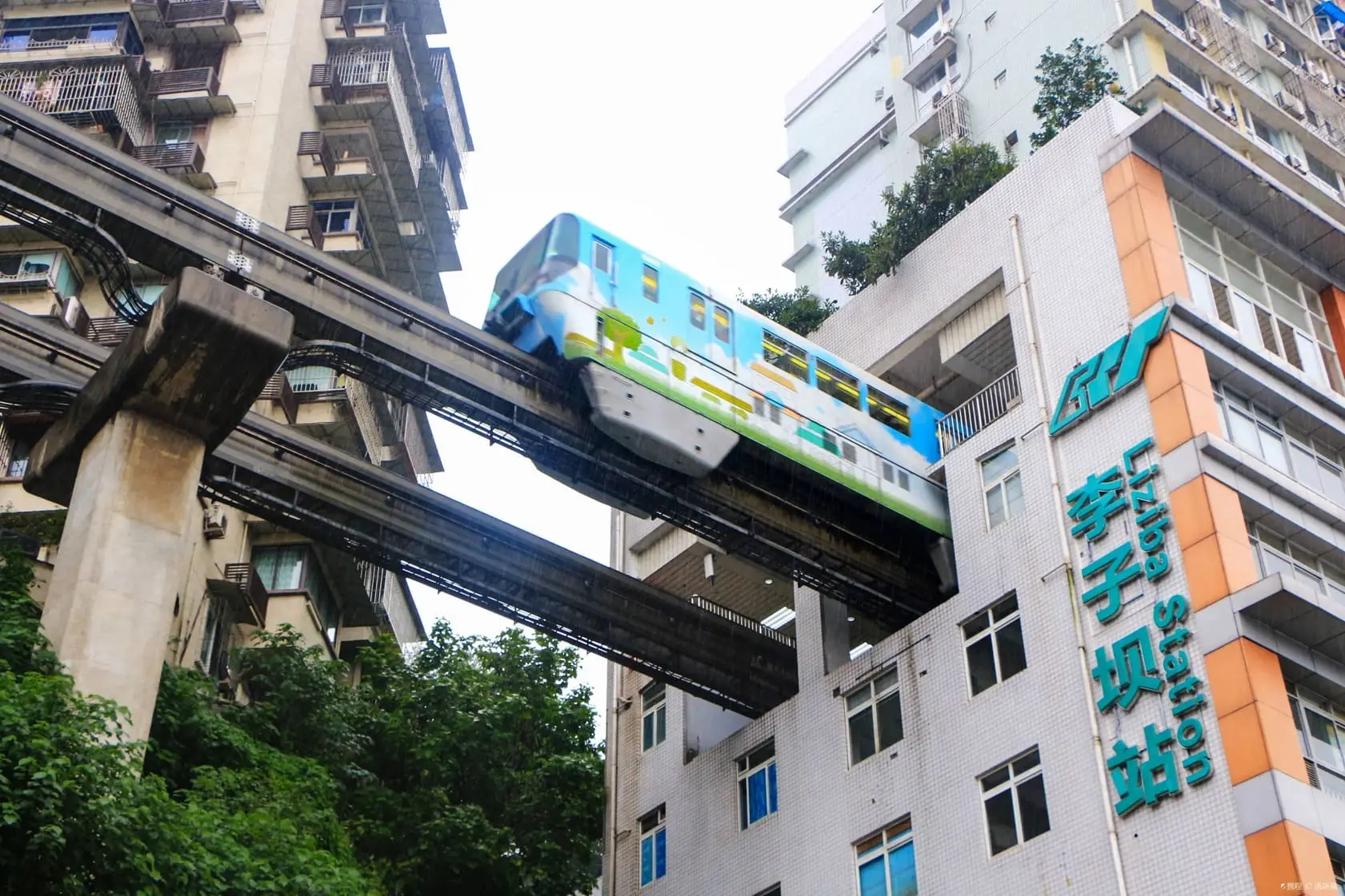 李子壩單軌穿樓觀景平臺