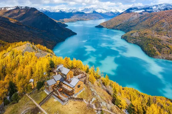 喀納斯湖的湖灣與岸邊風光 喀納斯湖的湖灣與岸邊風光