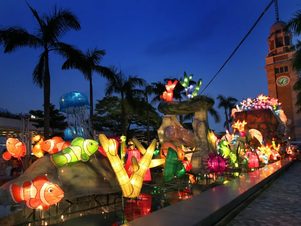 大坑舞火龍(source:香港旅遊發展局網站https://www.discoverhongkong.com/tc/explore/culture/mid-autumn-festival.html)