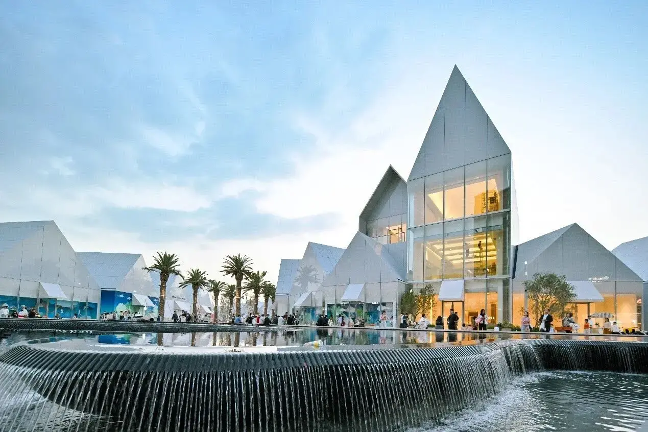 萬象濱海購物村