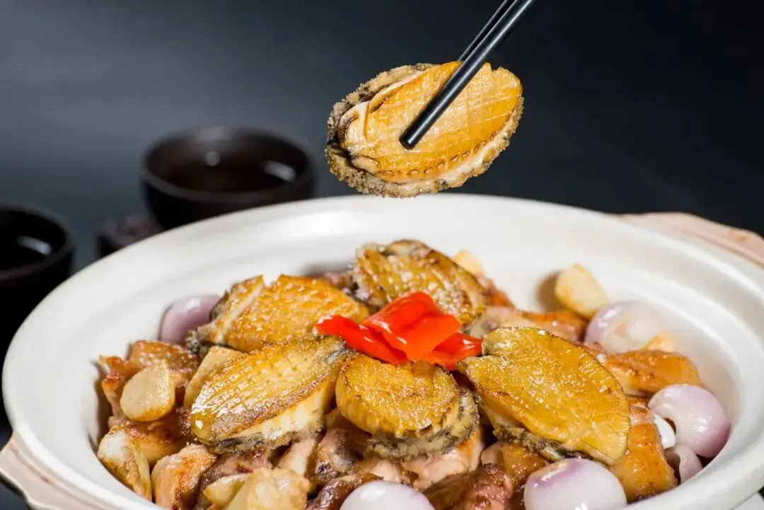滋味鮑魚燜雞