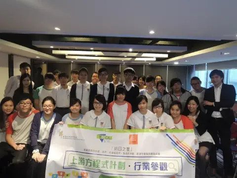 講座完結後，公司代表與參觀機構合照留念