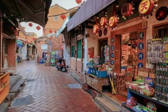 「人氣十大老街之一」鹿港老街