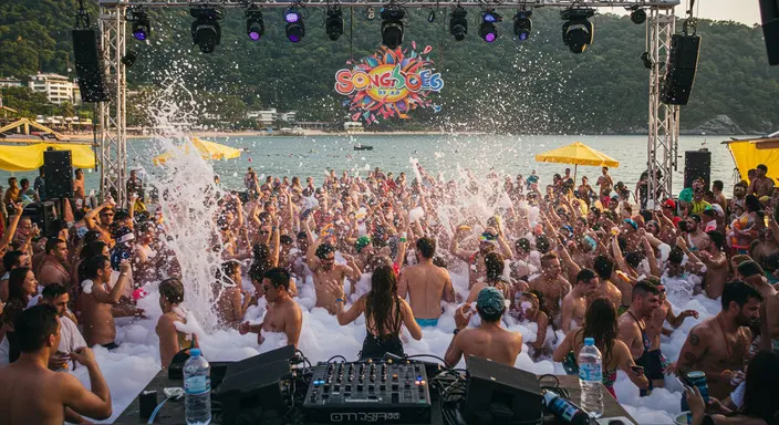 布吉海島風情的潑水體驗 (Phuket Island Style Water Fun)