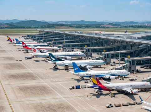 Airlines & Flight Routes