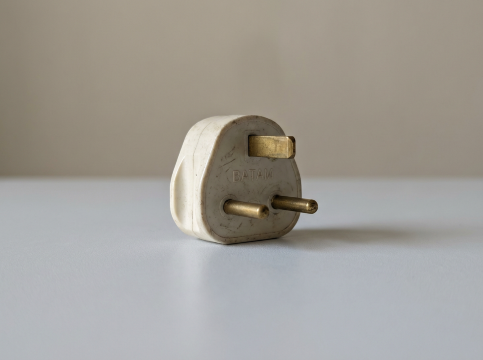 Voltage Frequency Plug