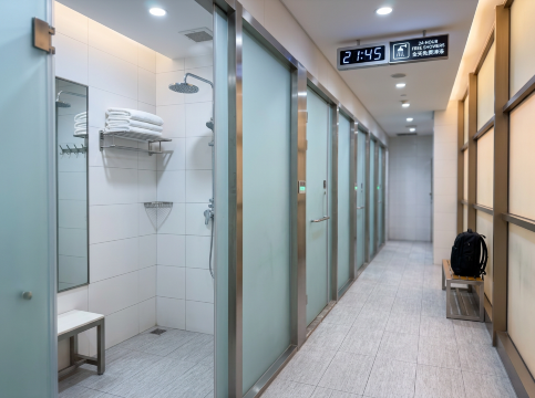 24 Hour Free Shower Rooms