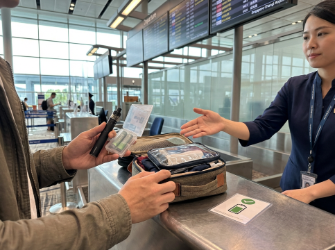 Vape on Plane