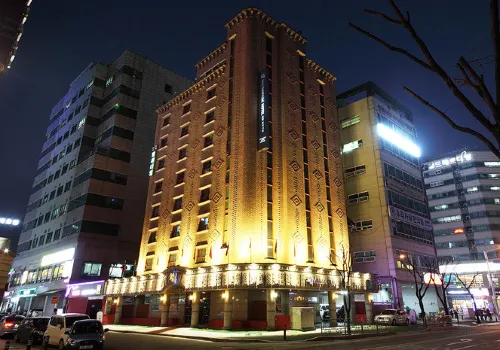 Hotel Millennium Featured Photos