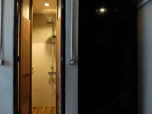 Monomer Hostel Bangkok Photos