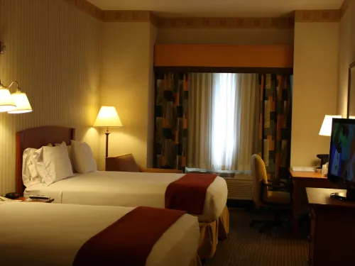 Holiday Inn Express Madera-Yosemite PK Area Rooms Photos