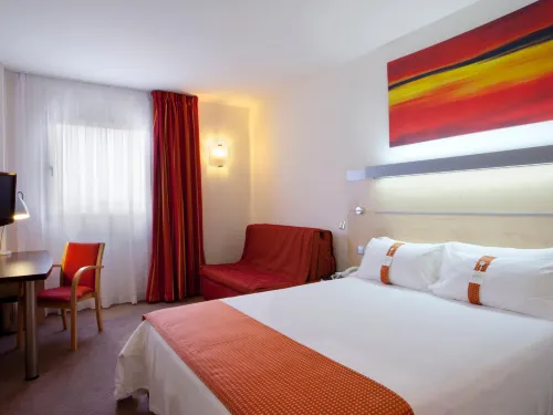 Holiday Inn Express Vitoria Rooms Photos