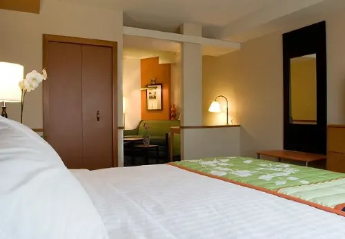 Fairfield Inn & Suites Washington, DC/New York Avenue Rooms Photos