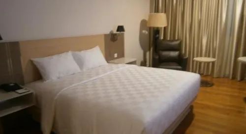 Nagoya Hill Hotel Batam Photos
