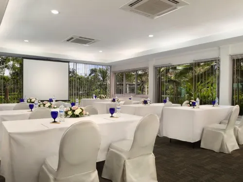 Delonix Hotel Karawang Espaces Affaires Photos