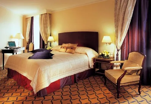 Hôtel Renaissance Paris La Défense Chambres Photos