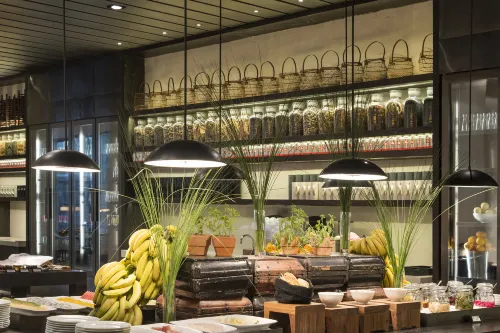 Hyatt Regency Wuhan Optics Valley Dining Photos
