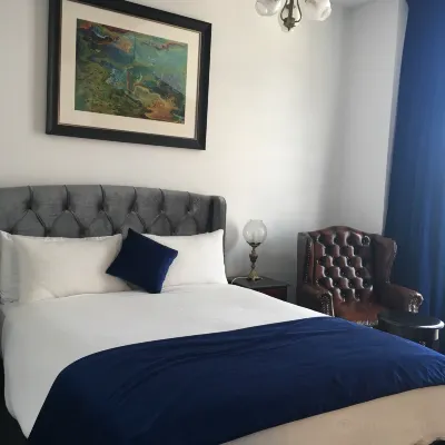 Art Hotel on York Rooms Photos
